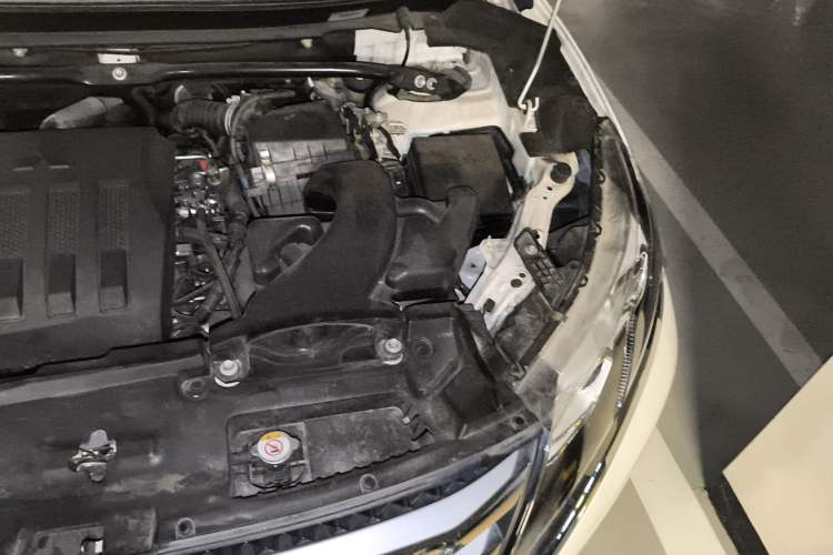 Used Mitsubishi Eclipse Cross 2019 1.5T CVT 4x4 TrueMe Edition China VI Standard Engine Bay Left