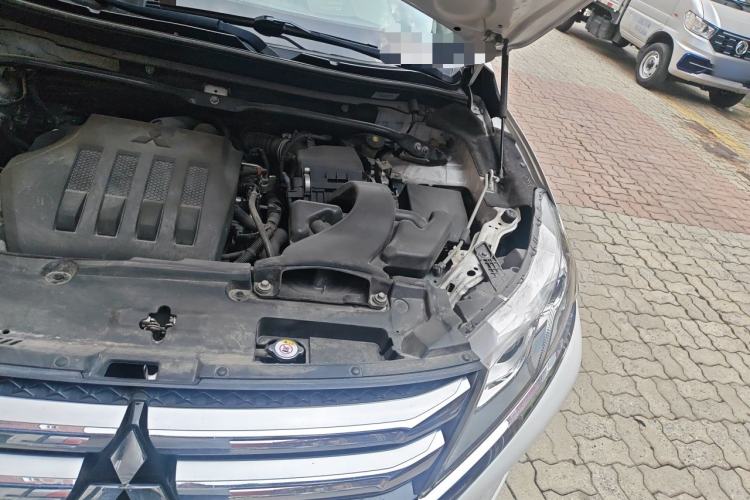 Used Mitsubishi Eclipse Cross 2019 1.5T CVT Two-Wheel Drive Dream Edition China VI Standard Engine Bay Left