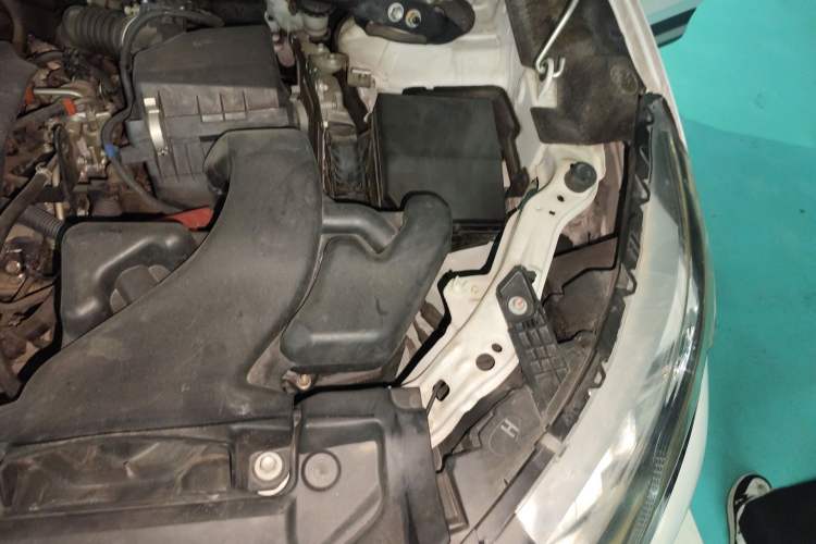 Used Mitsubishi Eclipse Cross 2019 1.5T CVT Two-Wheel Drive Dream Edition China VI Standard Engine Bay Left