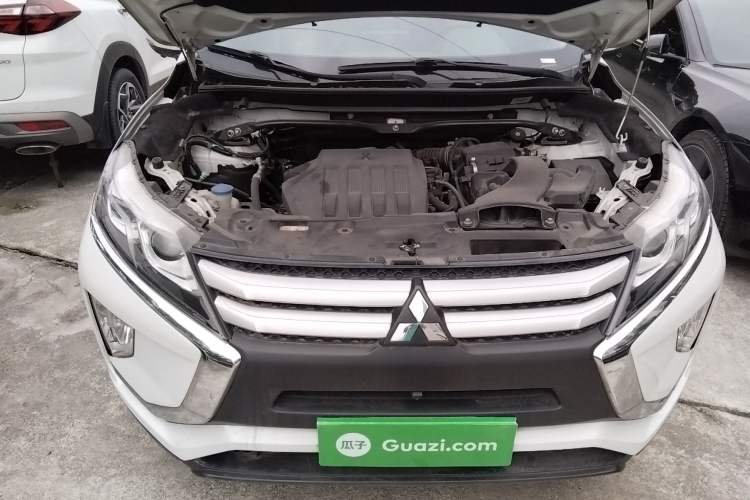 Used Mitsubishi Eclipse Cross 2019 1.5T CVT Two-Wheel Drive Fearless Edition China VI Standard Engine Bay