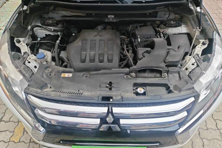 Used Mitsubishi Eclipse Cross 2019 1.5T CVT Two-Wheel Drive Dream Edition China VI Standard Engine Bay