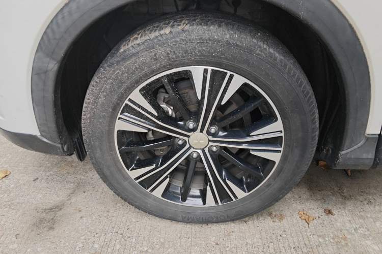 Used Mitsubishi Eclipse Cross 2019 1.5T CVT Two-Wheel Drive Belief Edition China VI Standard Exterior 1
