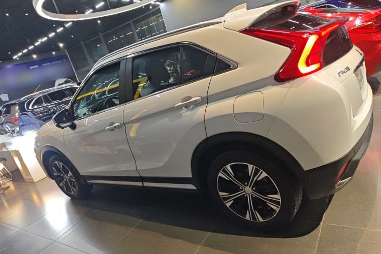 Used Mitsubishi Eclipse Cross 2019 1.5T CVT Two-Wheel Drive Dream Edition China VI Standard Exterior 3