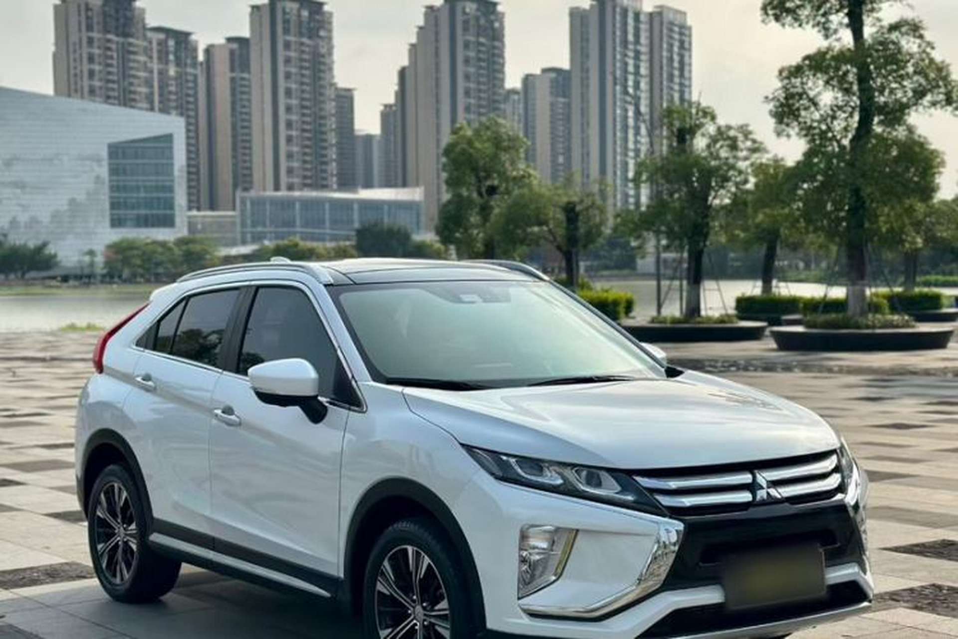 Used Mitsubishi Eclipse Cross 2019 1.5T CVT Two-Wheel Drive Belief Edition China VI Standard Exterior 3