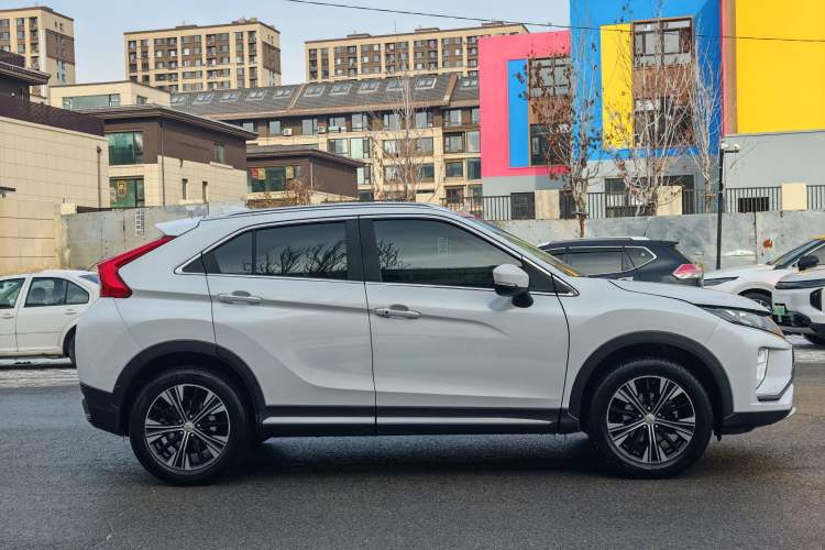 Used Mitsubishi Eclipse Cross 2019 1.5T CVT Two-Wheel Drive Dream Edition China VI Standard Exterior 3