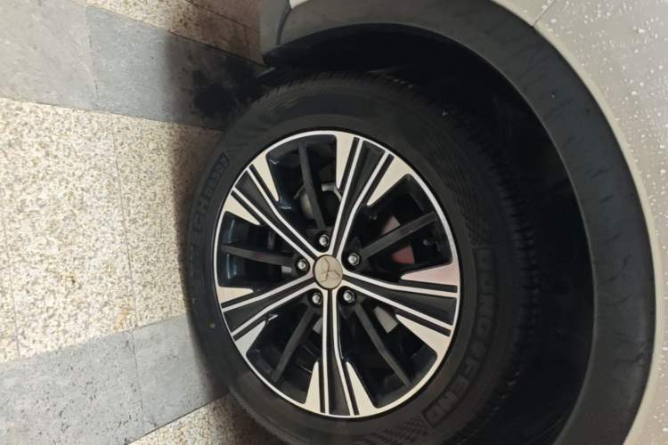 Used Mitsubishi Eclipse Cross 2019 1.5T CVT Two-Wheel Drive Dream Edition China VI Standard Exterior 4