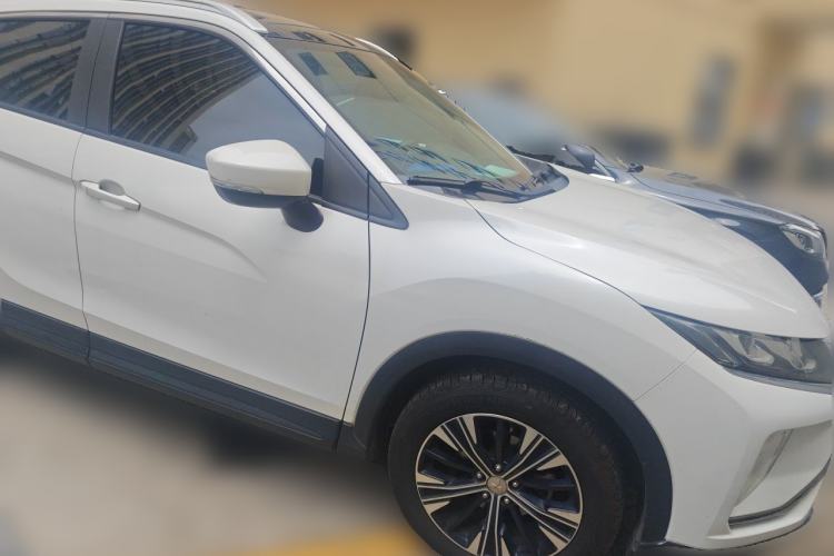 Used Mitsubishi Eclipse Cross 2019 1.5T CVT Two-Wheel Drive Fearless Edition China VI Standard Front Right 45 Deg