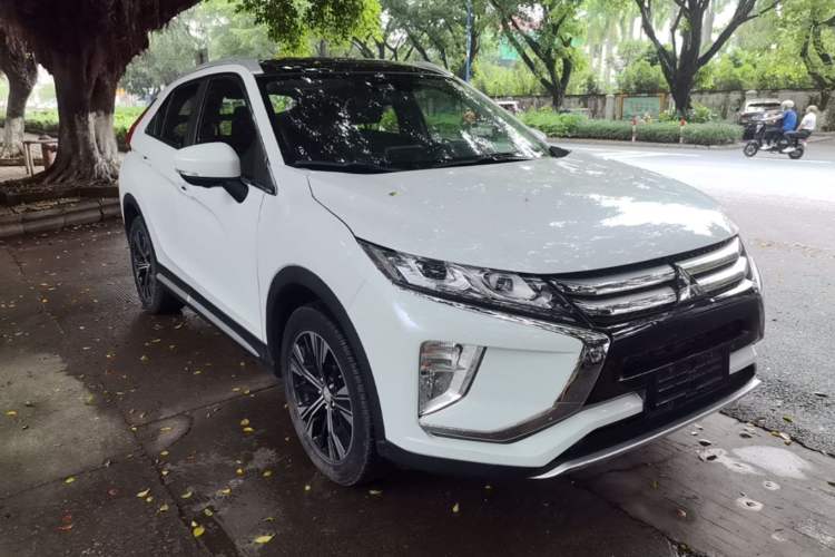 Used Mitsubishi Eclipse Cross 2019 1.5T CVT Two-Wheel Drive Belief Edition China VI Standard Front Right 45 Deg