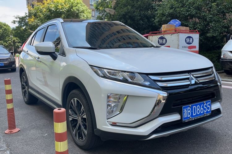 Used Mitsubishi Eclipse Cross 2019 1.5T CVT Two-Wheel Drive Dream Edition China VI Standard Front Right 45 Deg