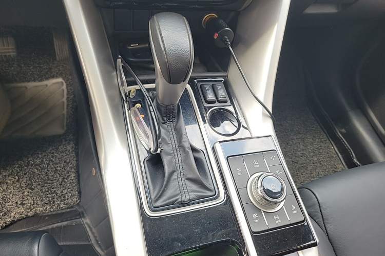 Used Mitsubishi Eclipse Cross 2019 1.5T CVT Two-Wheel Drive Dream Edition China VI Standard Gear Lever