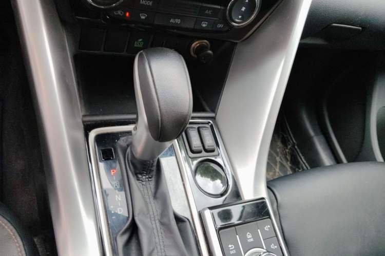 Used Mitsubishi Eclipse Cross 2019 1.5T CVT Two-Wheel Drive Dream Edition China VI Standard Gear Lever