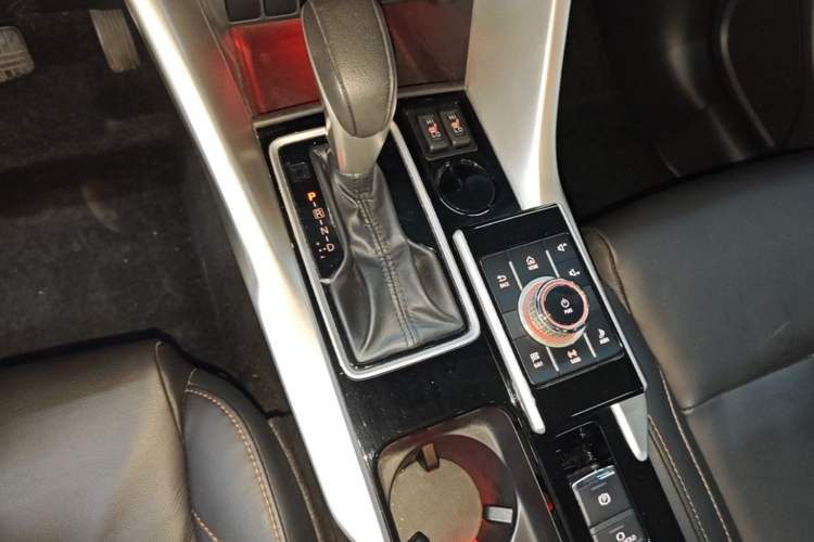 Used Mitsubishi Eclipse Cross 2019 1.5T CVT Two-Wheel Drive Belief Edition China VI Standard Gear Lever