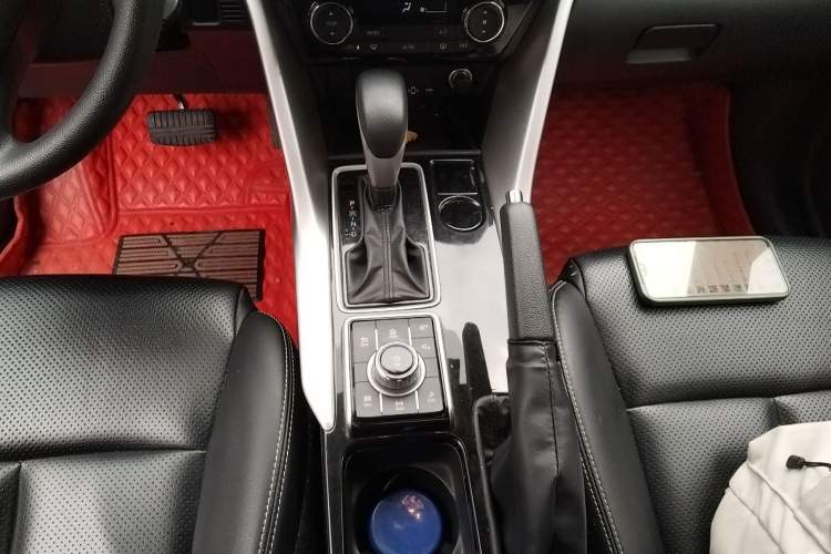 Used Mitsubishi Eclipse Cross 2019 1.5T CVT Two-Wheel Drive Fearless Edition China VI Standard Gear Lever