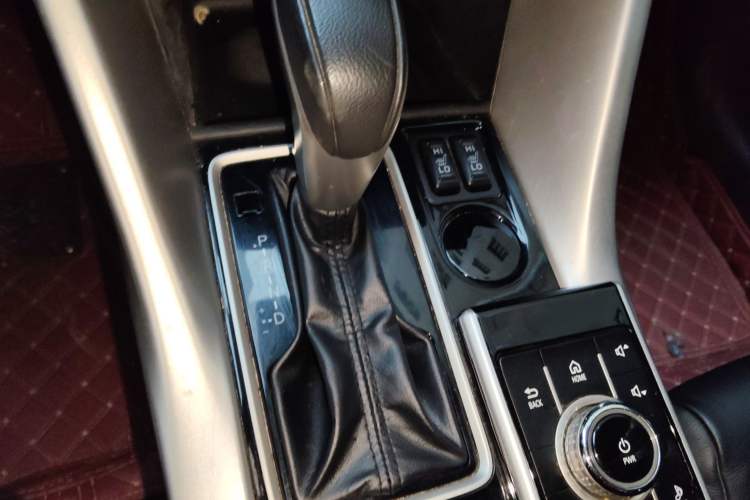 Used Mitsubishi Eclipse Cross 2019 1.5T CVT Two-Wheel Drive Belief Edition China VI Standard Gear Lever