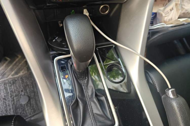 Used Mitsubishi Eclipse Cross 2019 1.5T CVT Two-Wheel Drive Fearless Edition China V Standard Gear Lever