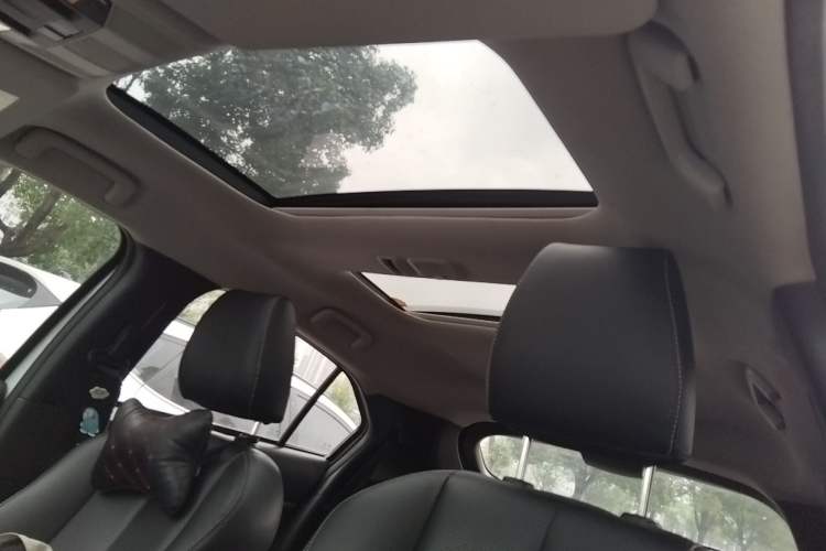 Used Mitsubishi Eclipse Cross 2019 1.5T CVT Two-Wheel Drive Fearless Edition China VI Standard Headliner