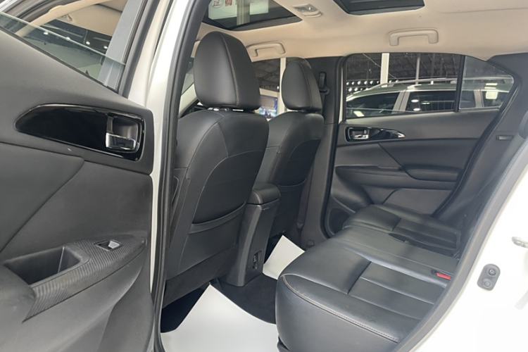 Used Mitsubishi Eclipse Cross 2019 1.5T CVT Two-Wheel Drive Dream Edition China VI Standard Interior 1