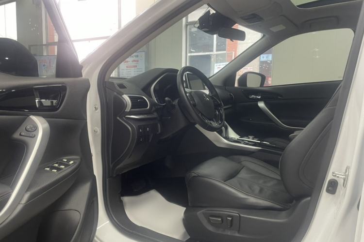 Used Mitsubishi Eclipse Cross 2019 1.5T CVT Two-Wheel Drive Belief Edition China VI Standard Interior 1