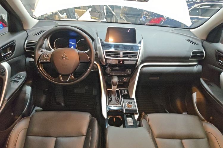 Used Mitsubishi Eclipse Cross 2019 1.5T CVT Two-Wheel Drive Dream Edition China VI Standard Interior 2