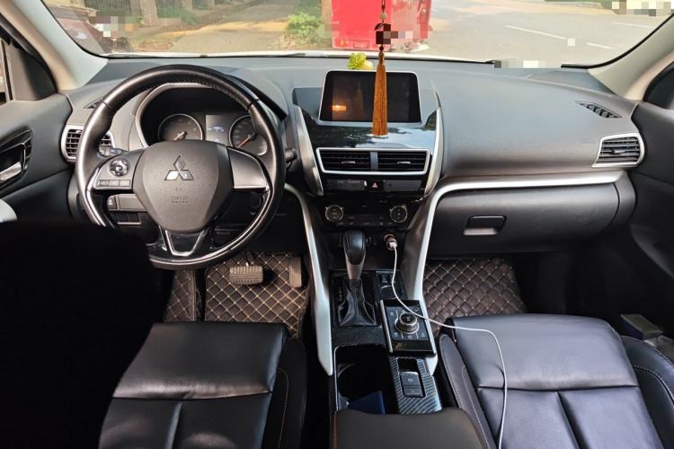 Used Mitsubishi Eclipse Cross 2019 1.5T CVT Two-Wheel Drive Dream Edition China VI Standard Interior 2