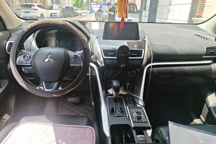 Used Mitsubishi Eclipse Cross 2019 1.5T CVT Two-Wheel Drive Dream Edition China VI Standard Interior 2