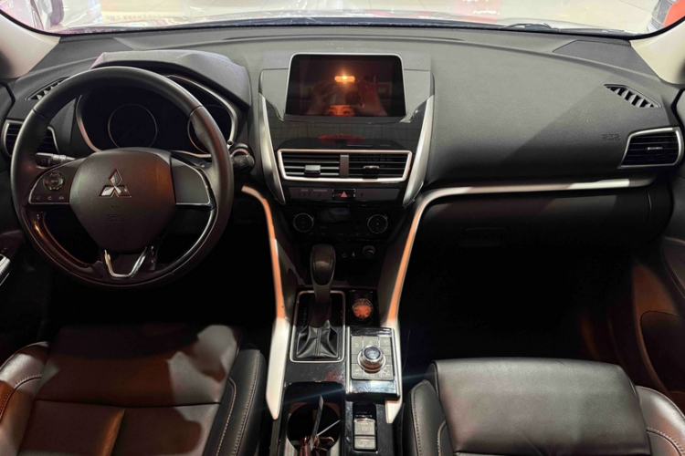 Used Mitsubishi Eclipse Cross 2019 1.5T CVT Two-Wheel Drive Dream Edition China VI Standard Interior 3