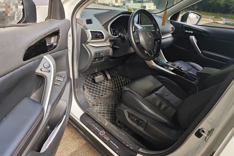 Used Mitsubishi Eclipse Cross 2019 1.5T CVT Two-Wheel Drive Dream Edition China VI Standard Interior 3