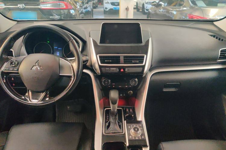 Used Mitsubishi Eclipse Cross 2019 1.5T CVT Two-Wheel Drive Dream Edition China VI Standard Interior 3