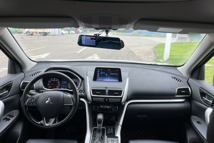 Used Mitsubishi Eclipse Cross 2019 1.5T CVT Two-Wheel Drive Dream Edition China VI Standard Interior 3