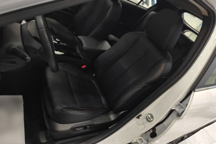 Used Mitsubishi Eclipse Cross 2019 1.5T CVT Two-Wheel Drive Dream Edition China VI Standard Interior 4