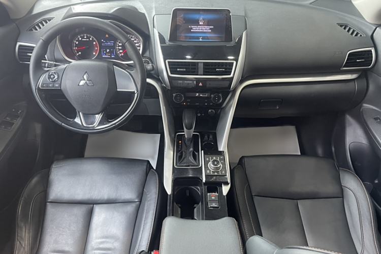 Used Mitsubishi Eclipse Cross 2019 1.5T CVT Two-Wheel Drive Dream Edition China VI Standard Interior 4