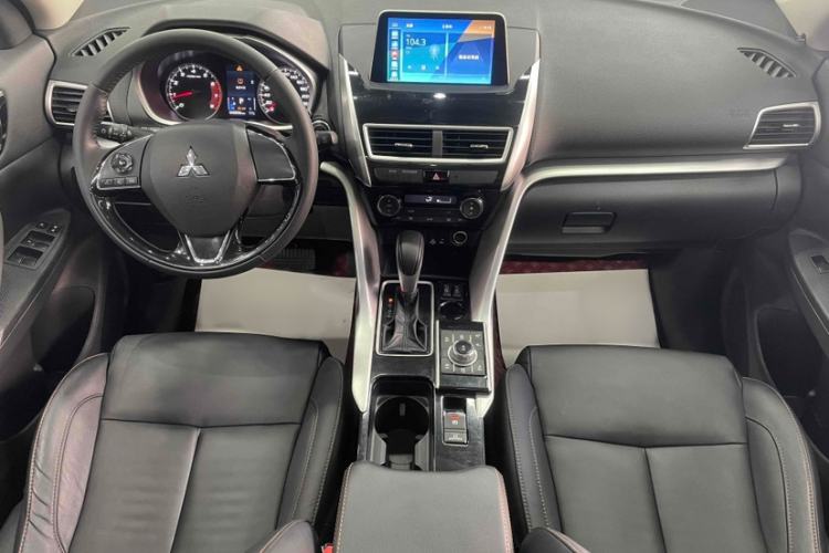Used Mitsubishi Eclipse Cross 2019 1.5T CVT Two-Wheel Drive Dream Edition China VI Standard Interior 4