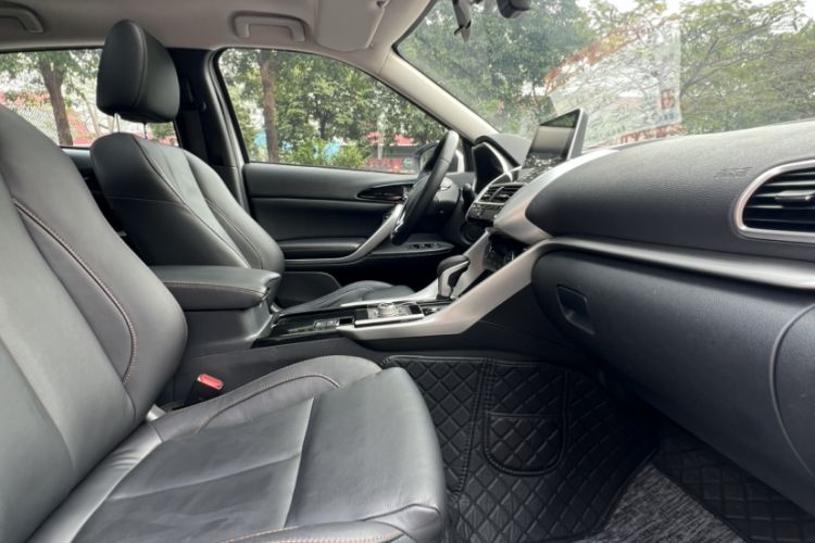 Used Mitsubishi Eclipse Cross 2019 1.5T CVT Two-Wheel Drive Dream Edition China VI Standard Interior 5