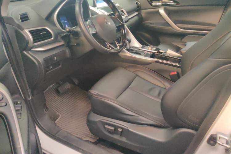 Used Mitsubishi Eclipse Cross 2019 1.5T CVT Two-Wheel Drive Dream Edition China VI Standard Interior 6
