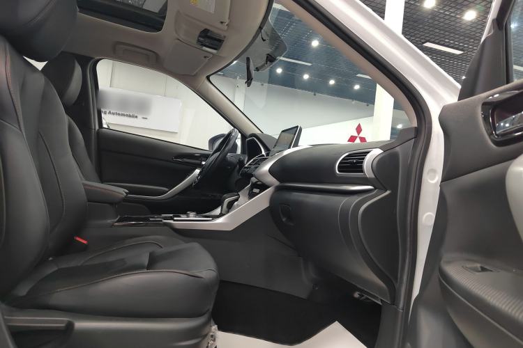 Used Mitsubishi Eclipse Cross 2019 1.5T CVT Two-Wheel Drive Dream Edition China VI Standard Interior 7