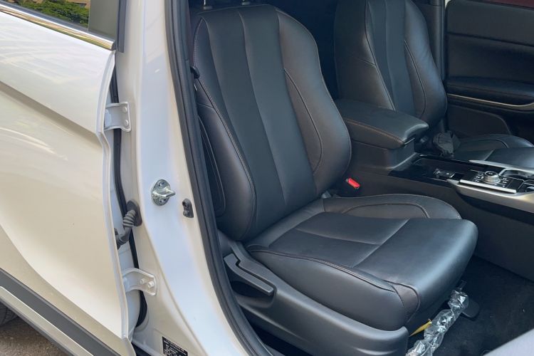 Used Mitsubishi Eclipse Cross 2019 1.5T CVT Two-Wheel Drive Dream Edition China VI Standard Left Rear Seat