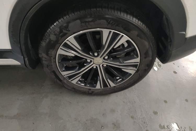 Used Mitsubishi Eclipse Cross 2019 1.5T CVT Two-Wheel Drive Dream Edition China VI Standard Left Rear Wheel Hub
