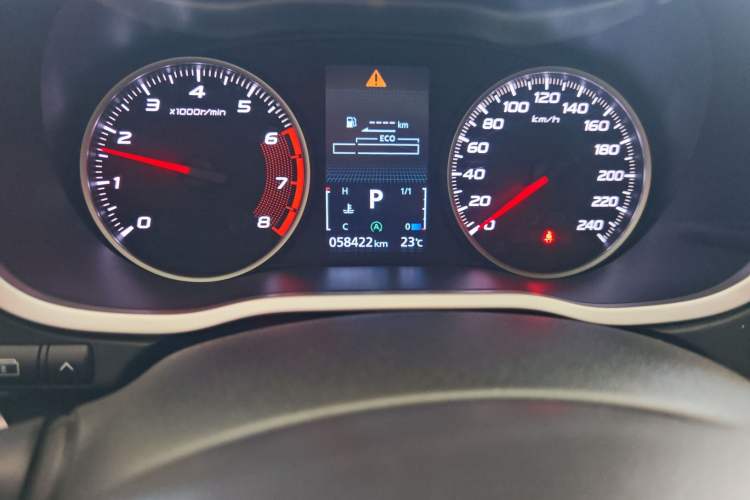 Used Mitsubishi Eclipse Cross 2019 1.5T CVT Two-Wheel Drive Fearless Edition China VI Standard Odometer Close Up