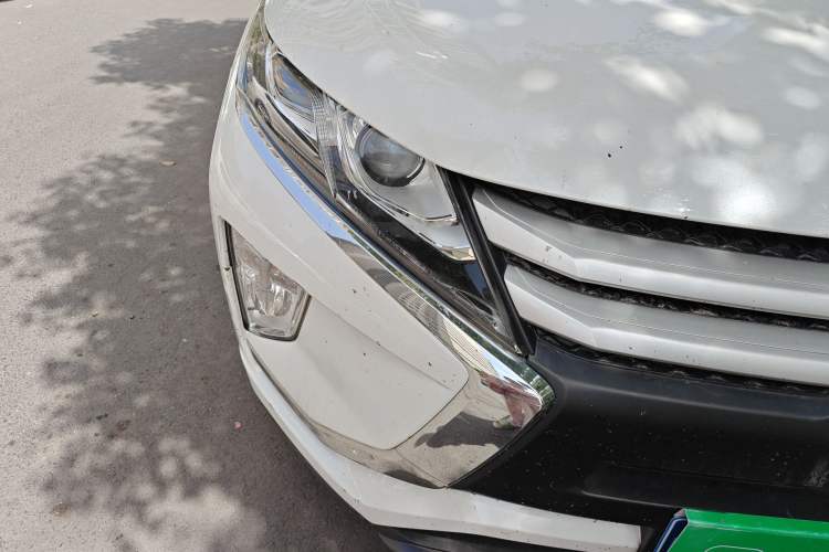 Used Mitsubishi Eclipse Cross 2019 1.5T CVT Two-Wheel Drive Fearless Edition China VI Standard Right Front Headlight