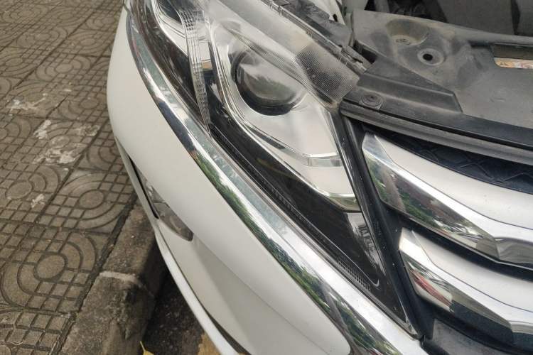 Used Mitsubishi Eclipse Cross 2019 1.5T CVT Two-Wheel Drive Dream Edition China VI Standard Right Front Headlight