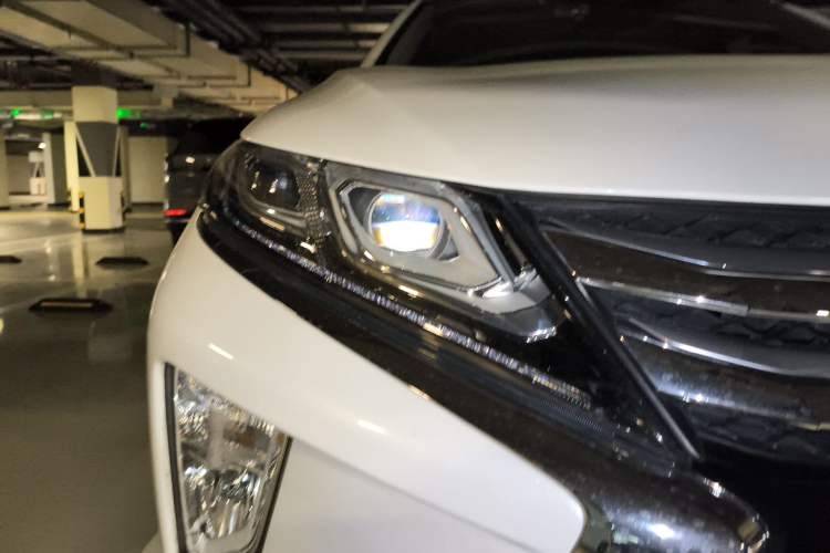 Used Mitsubishi Eclipse Cross 2019 1.5T CVT 4x4 TrueMe Edition China VI Standard Right Front Headlight
