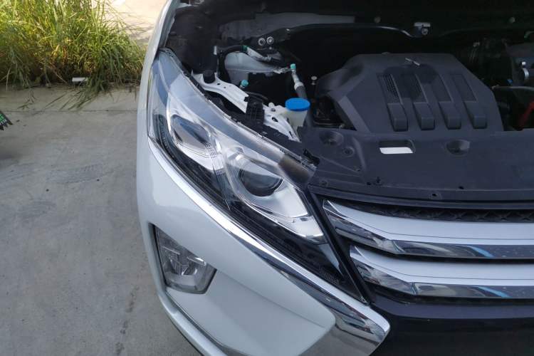 Used Mitsubishi Eclipse Cross 2019 1.5T CVT Two-Wheel Drive Dream Edition China VI Standard Right Front Headlight