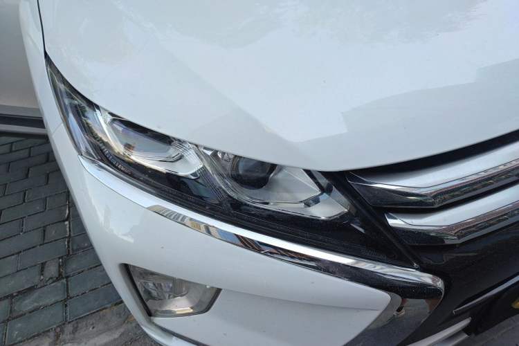 Used Mitsubishi Eclipse Cross 2019 1.5T CVT Two-Wheel Drive Dream Edition China VI Standard Right Front Headlight