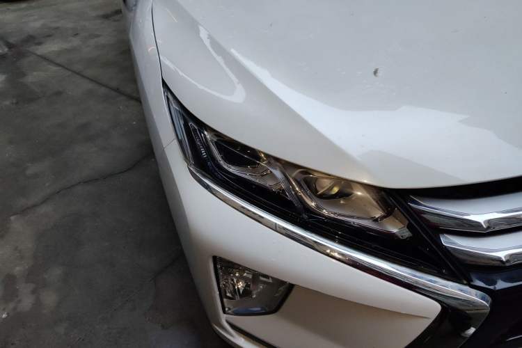 Used Mitsubishi Eclipse Cross 2019 1.5T CVT Two-Wheel Drive Belief Edition China VI Standard Right Front Headlight