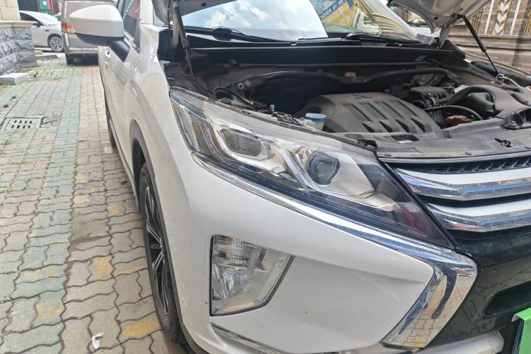 Used Mitsubishi Eclipse Cross 2019 1.5T CVT Two-Wheel Drive Dream Edition China VI Standard Right Front Headlight