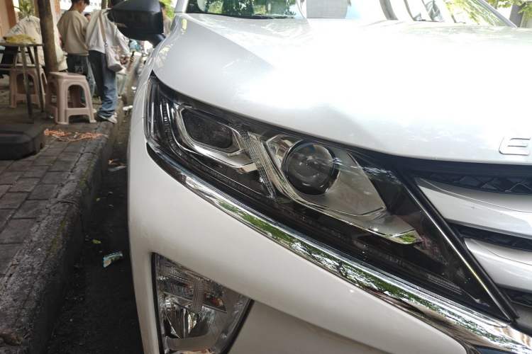 Used Mitsubishi Eclipse Cross 2019 1.5T CVT Two-Wheel Drive Fearless Edition China V Standard Right Front Headlight