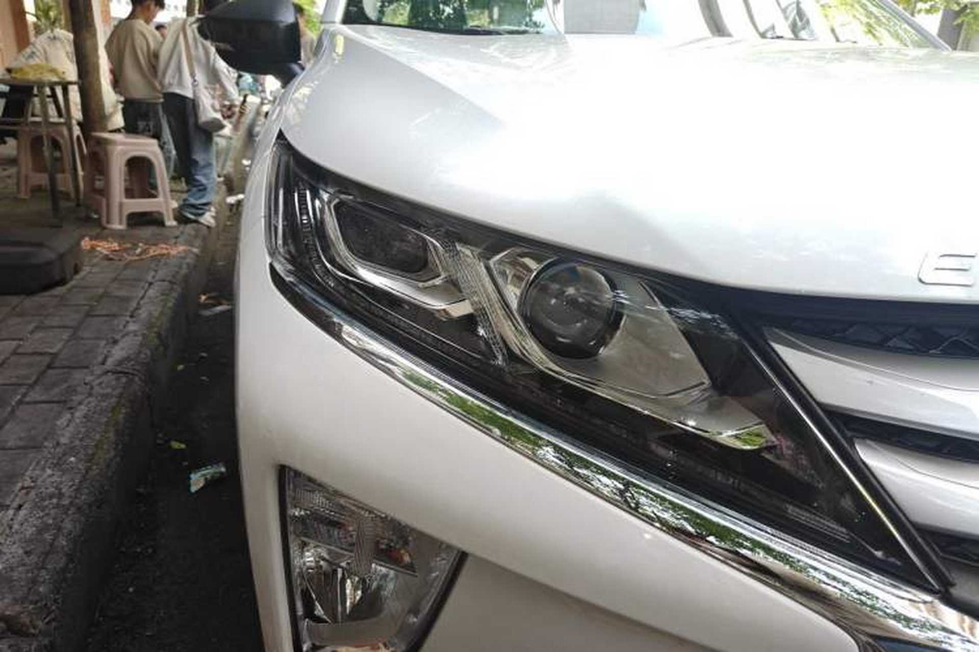 Used Mitsubishi Eclipse Cross 2019 1.5T CVT Two-Wheel Drive Fearless Edition China V Standard Right Front Headlight