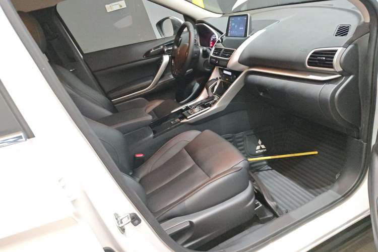 Used Mitsubishi Eclipse Cross 2019 1.5T CVT Two-Wheel Drive Dream Edition China VI Standard Right Front Seat