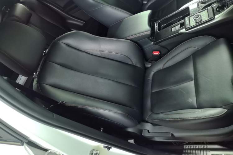 Used Mitsubishi Eclipse Cross 2019 1.5T CVT Two-Wheel Drive Belief Edition China VI Standard Right Front Seat