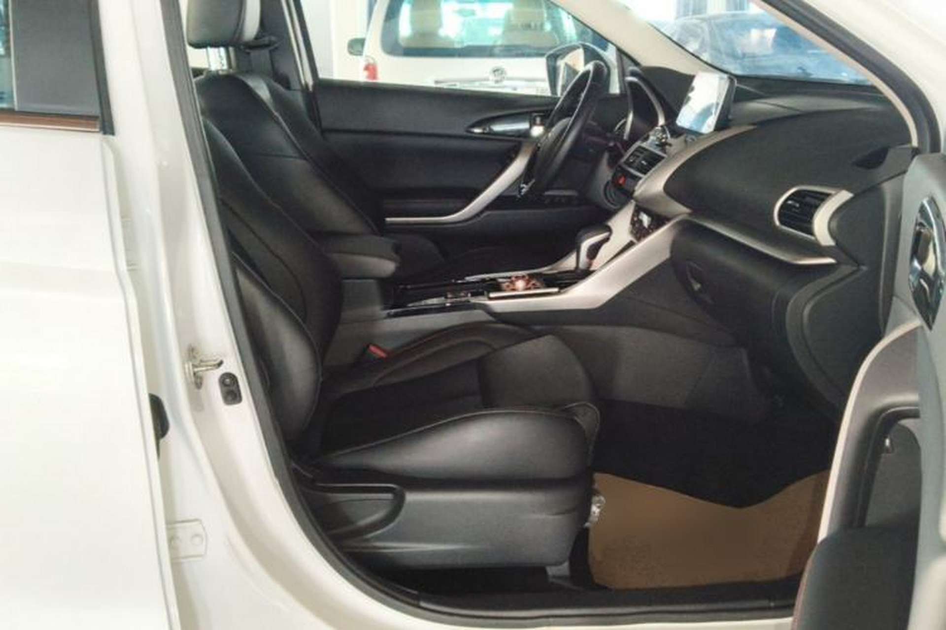 Used Mitsubishi Eclipse Cross 2019 1.5T CVT Two-Wheel Drive Dream Edition China VI Standard Right Front Seat
